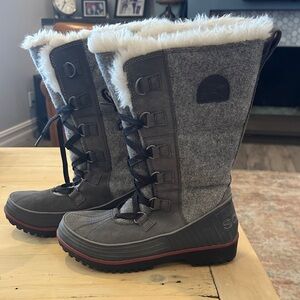 Sorel Gray and Black Fur-Lined Boots